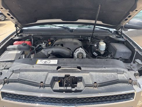 Used 2007 Chevrolet Suburban LT w/ LT Preferred Equipment Group AWD/4WD image 32