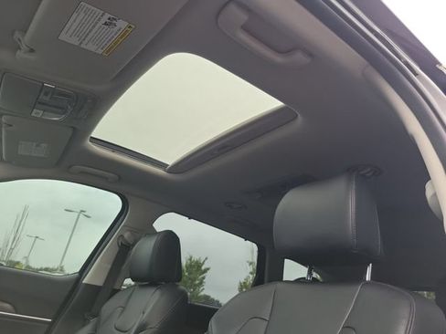 Used 2022 Kia Telluride EX w/ EX Premium Package FWD image 15
