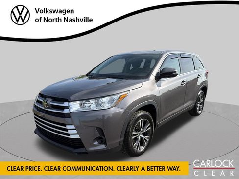 Used 2019 Toyota Highlander LE FWD image 1
