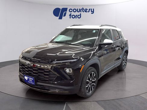 Used 2025 Chevrolet TrailBlazer ACTIV w/ Driver Confidence Package AWD/4WD image 3