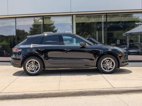 Used 2025 Porsche Macan image 8