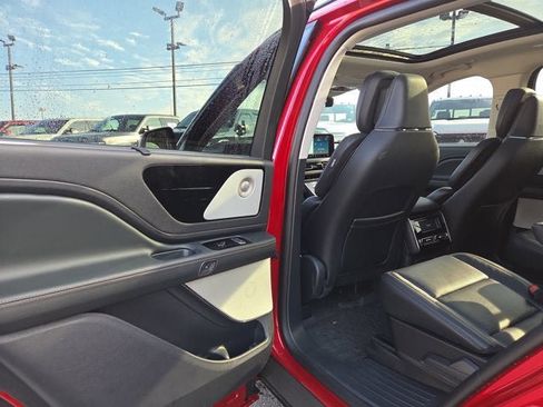 Used 2025 Lincoln Aviator Reserve w/ Equipment Group 201A image 12