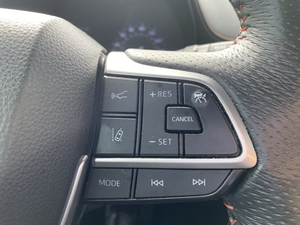 Used 2021 Toyota Sienna XSE FWD image 11