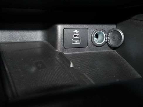 Used 2025 Ford Escape Platinum w/ Premium Technology Package image 20