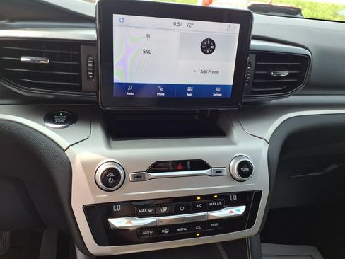 Used 2020 Ford Explorer XLT RWD image 9