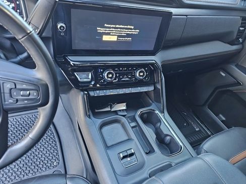 Used 2024 GMC Sierra 2500 AT4 w/ Technology Package image 33