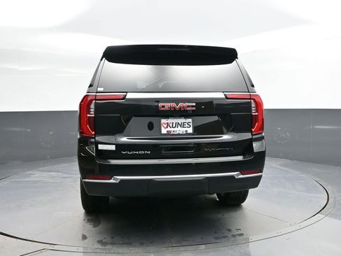 New 2026 GMC Yukon Elevation image 8