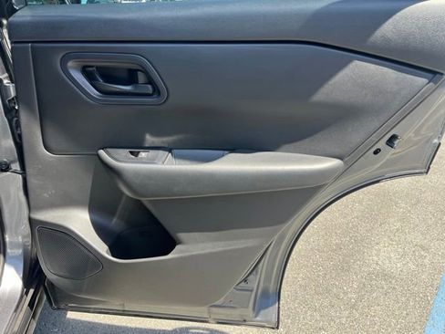 Used 2024 Nissan Rogue S FWD image 21