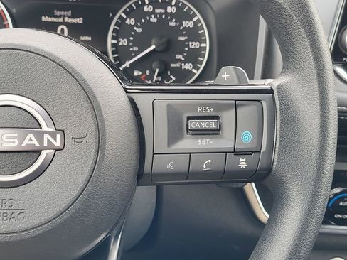 Used 2023 Nissan Rogue SV image 25