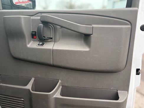 Used 2019 Chevrolet Express 3500 Extended w/ Driver Convenience Package RWD image 11