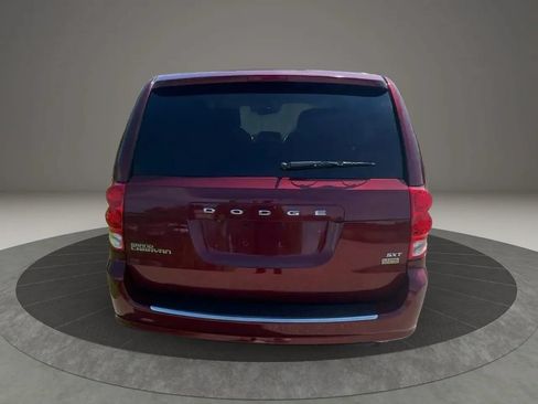 Used 2018 Dodge Grand Caravan SE FWD image 5