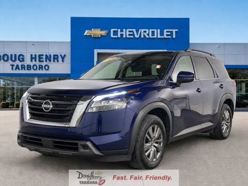 Used 2025 Nissan Pathfinder SV FWD image 1