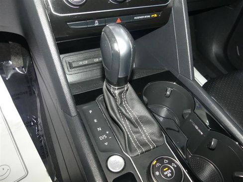 Used 2022 Volkswagen Atlas SEL AWD/4WD image 42