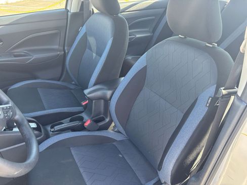 Used 2025 Nissan Versa SV FWD image 34