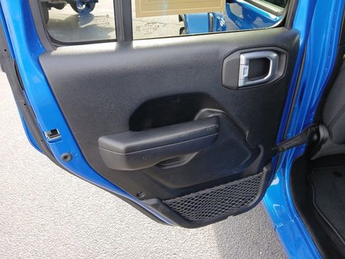 Used 2021 Jeep Gladiator Sport image 25