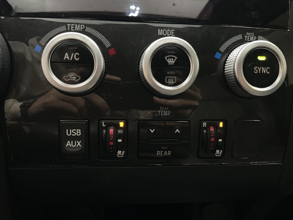 Used 2018 Toyota Sequoia Platinum AWD/4WD image 37