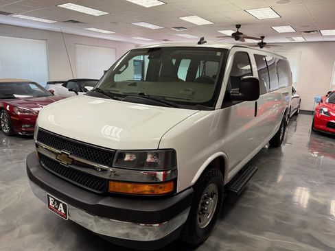 Used 2019 Chevrolet Express 3500 LT w/ LT Preferred Equipment Group RWD image 14