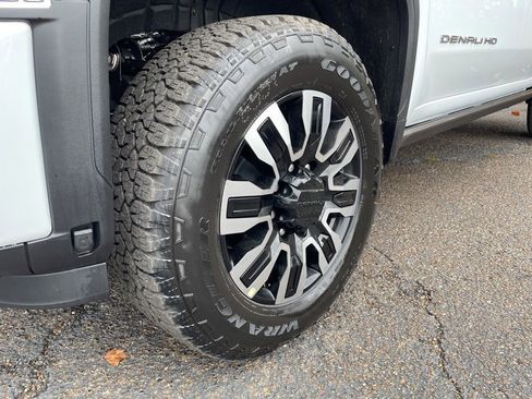 New 2026 GMC Sierra 2500 Denali Ultimate image 10