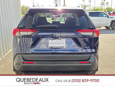 Used 2021 Toyota RAV4 XLE FWD image 6