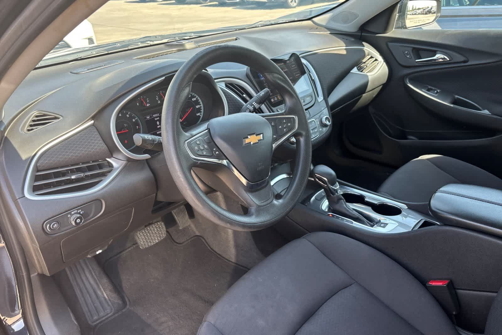 Used 2023 Chevrolet Malibu LT FWD image 14