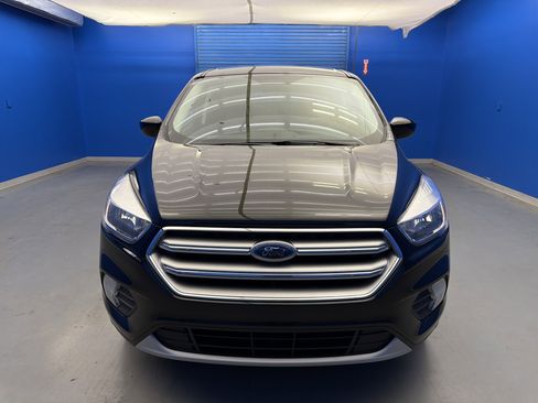 Used 2017 Ford Escape SE image 3