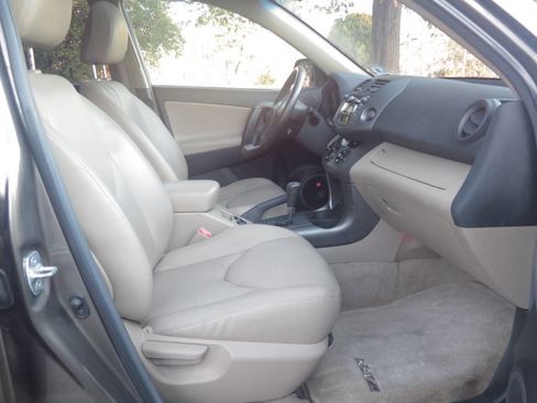 Used 2011 Toyota RAV4 Limited image 17