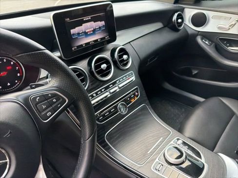 Used 2018 Mercedes-Benz C 300 4MATIC Sedan image 5