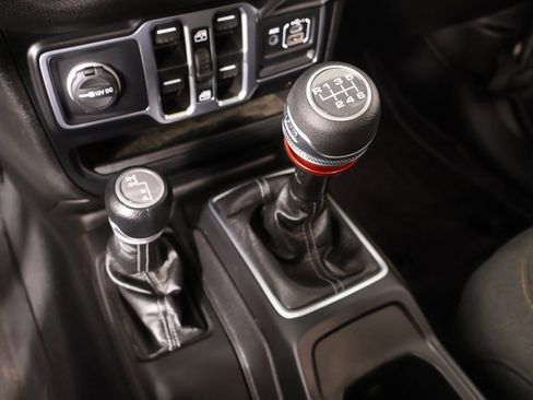 Used 2025 Jeep Wrangler Sport image 7