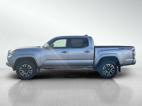 Used 2020 Toyota Tacoma TRD Sport w/ Technology Package image 2