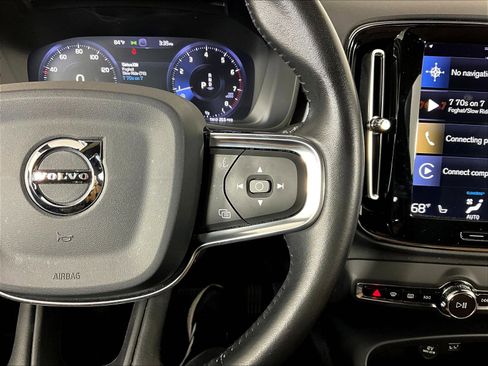 Used 2019 Volvo XC40 T5 Momentum AWD/4WD image 12