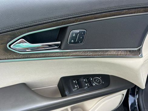 Used 2016 Lincoln MKX Select w/ Select Plus Package FWD image 12