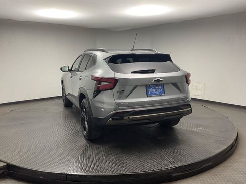 Certified 2025 Chevrolet Trax ACTIV FWD image 5