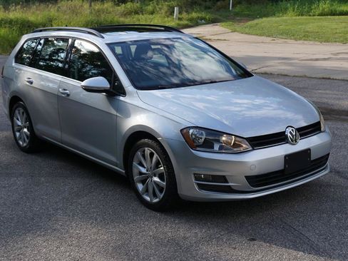 Used 2015 Volkswagen Golf S FWD image 7