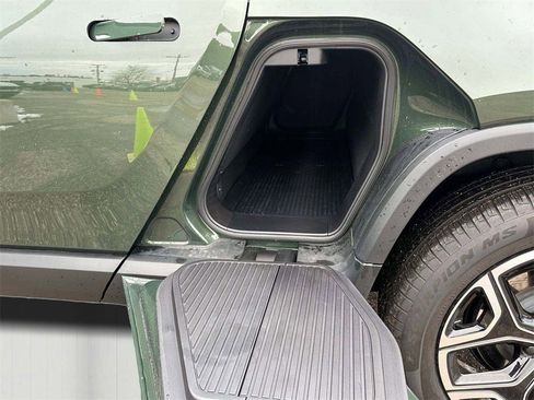 Used 2025 Rivian R1T Adventure image 39