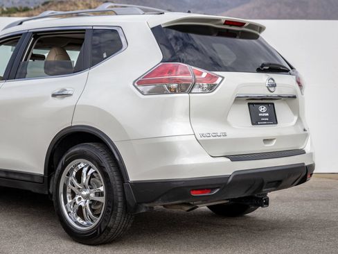 Used 2015 Nissan Rogue SL w/ SL Premium Package FWD image 10