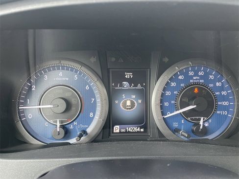 Used 2015 Toyota Sienna XLE image 17