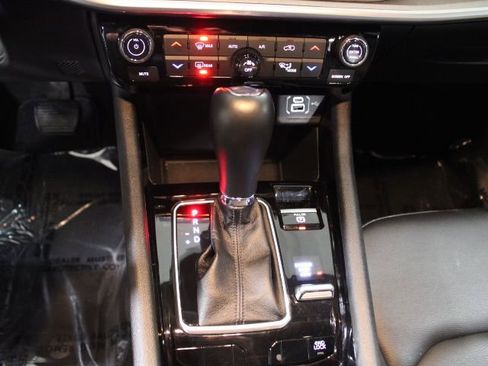 Used 2025 Jeep Compass Limited image 31