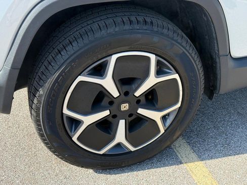 Used 2022 Rivian R1T Adventure image 7