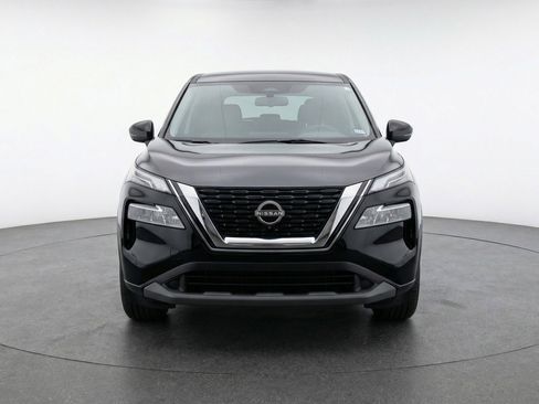 Used 2025 Nissan Rogue SV FWD image 2
