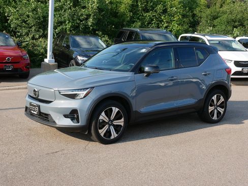 Used 2023 Volvo XC40 Recharge Plus w/ Protection Package Premier AWD/4WD image 3