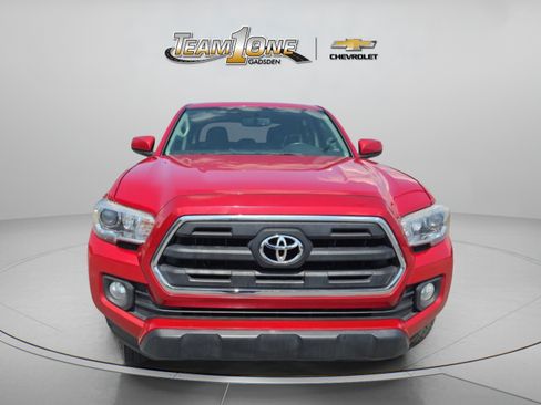 Used 2017 Toyota Tacoma SR5 w/ Tow Package RWD image 2