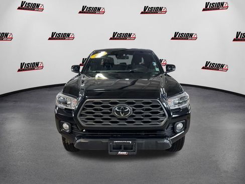 Used 2022 Toyota Tacoma TRD Off-Road image 2
