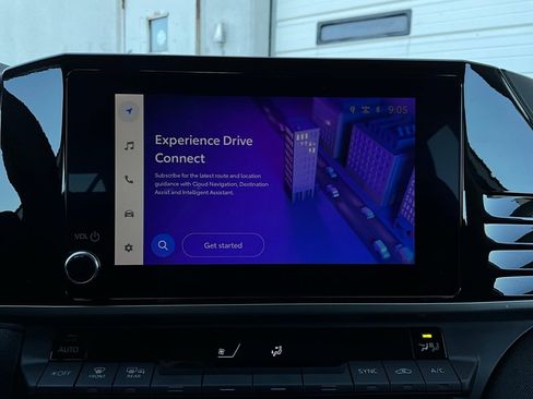 Used 2025 Toyota Camry LE image 28