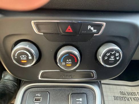 Used 2018 Jeep Compass Sport FWD image 20