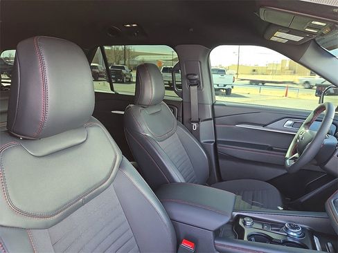 Used 2025 Ford Explorer ST-Line image 14