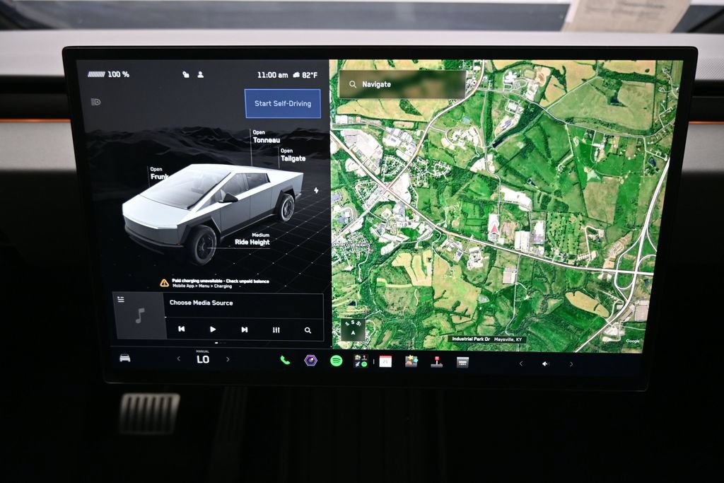 Used 2025 Tesla Cybertruck AWD Crew Cab image 19
