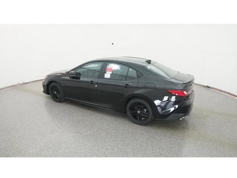 New 2026 Toyota Camry SE image 4