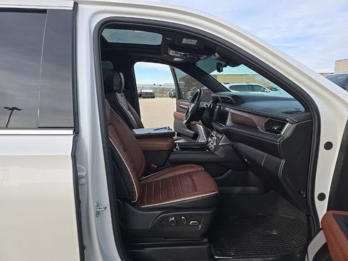 Used 2024 GMC Yukon XL Denali Ultimate image 18