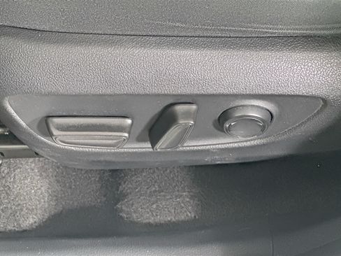 Used 2023 Toyota RAV4 XLE FWD image 13