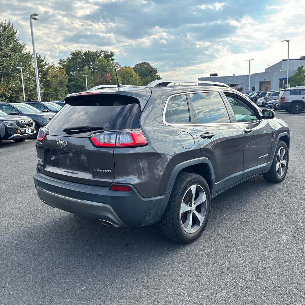Used 2019 Jeep Cherokee Limited AWD/4WD image 3